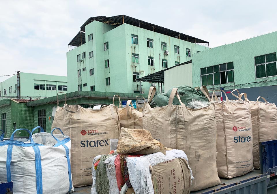 51漫画成人无遮挡金屬