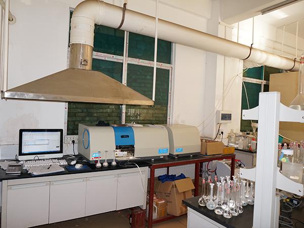 51漫画成人无遮挡金屬化驗室