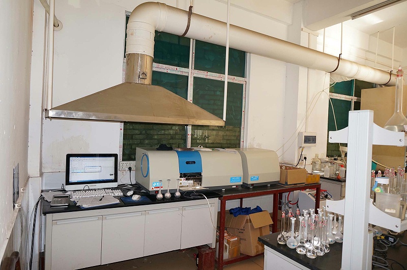 51漫画成人无遮挡金屬實驗室